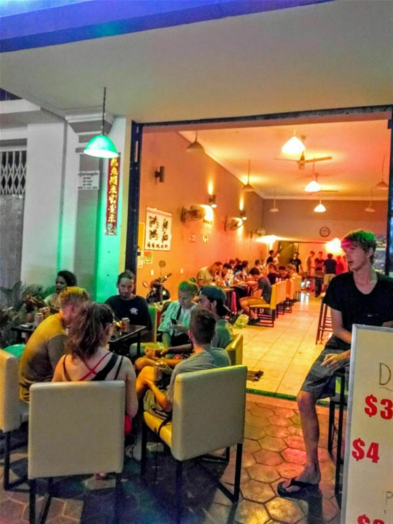 Albergue The Happy House Phnom Penh Exterior foto